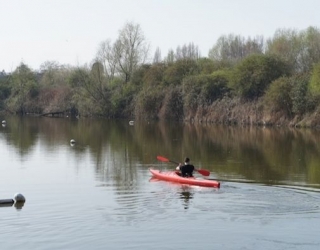 El kayak en el río